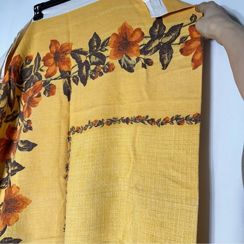 Vintage Floral Yellow & Orange Tablecloth - Picture 5 of 15